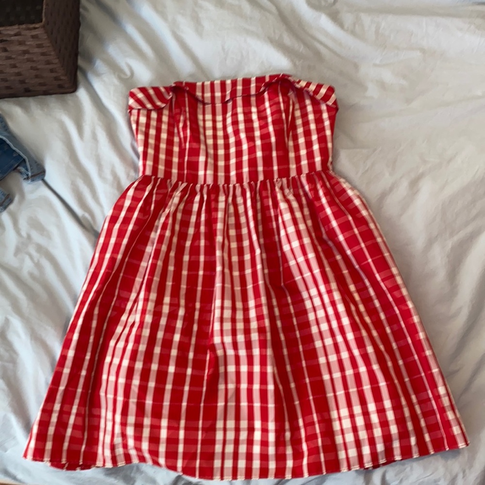 Vineyard Vines size 4
